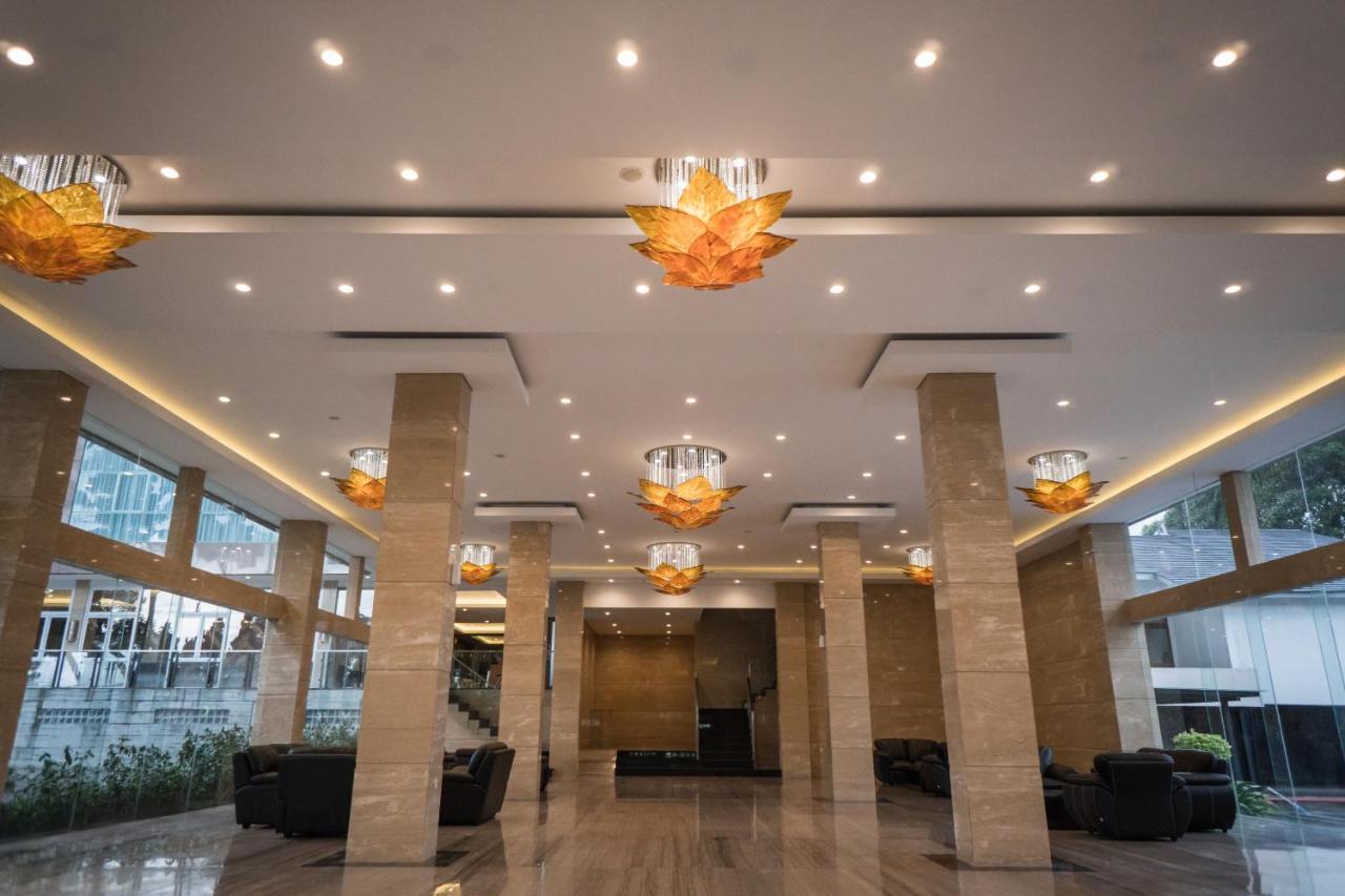 Novena Hotel Bandung Lembang Exteriör bild